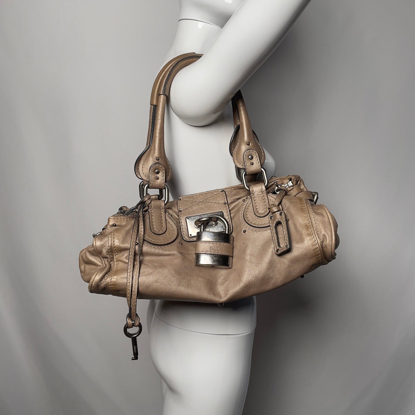 🔥 Pre-owned CHLOÉ 2007 light silver paddington 🔥