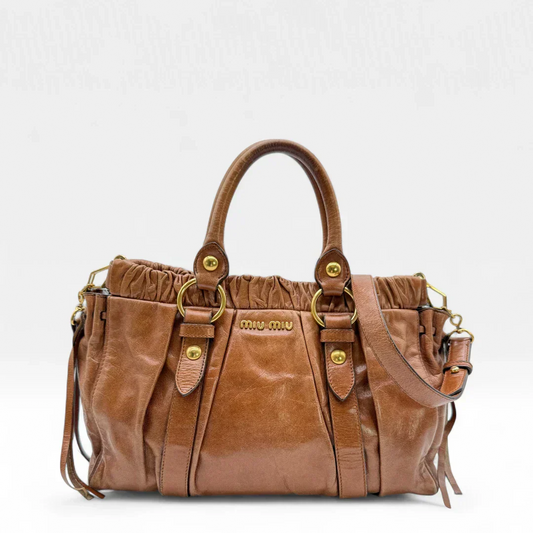 🔥 Pre-owned Miu Miu handbag Vitello Lux with shoulder strap made of dark brown leather 🔥